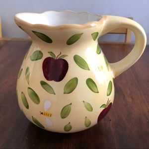 🐝Pure Heart, Arol Endreas Apples and Homey Bees Ceramic Water Pitcher. 🍎